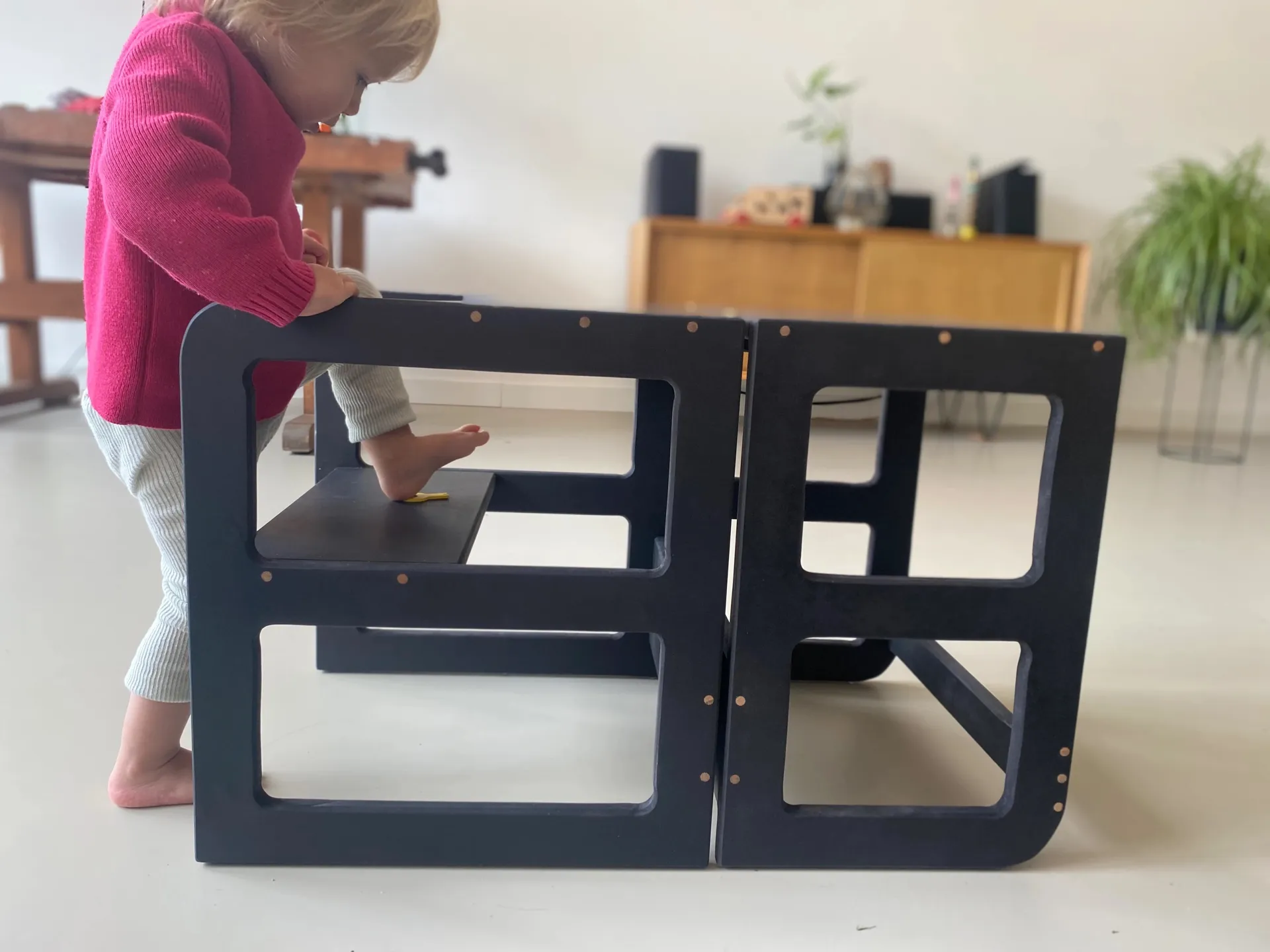 2-in-1 kids furniture: table & tower helper